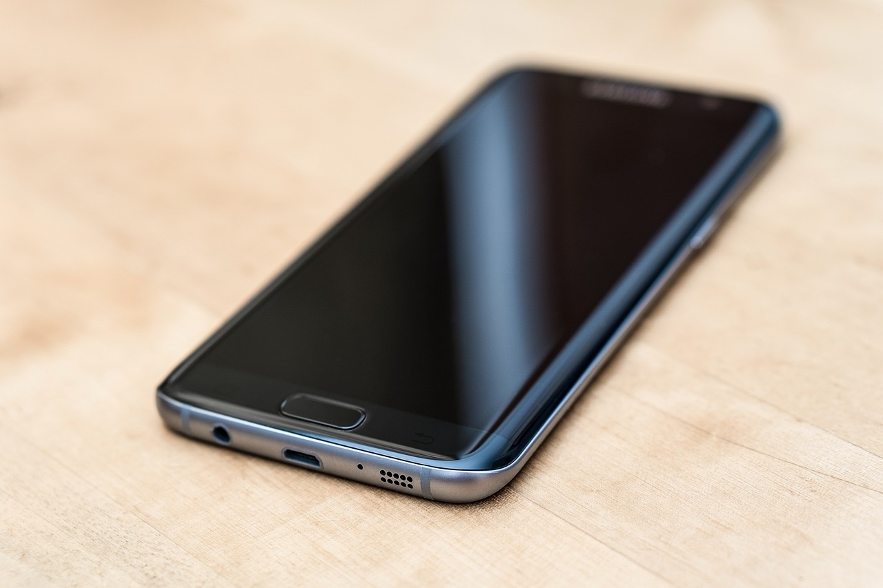 三星Galaxy S7 Edge（SM-G9350） 7102水货最新报价分析揭秘
